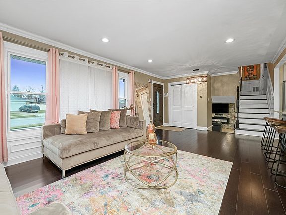 4th image of 16922 Ingleside Ct
