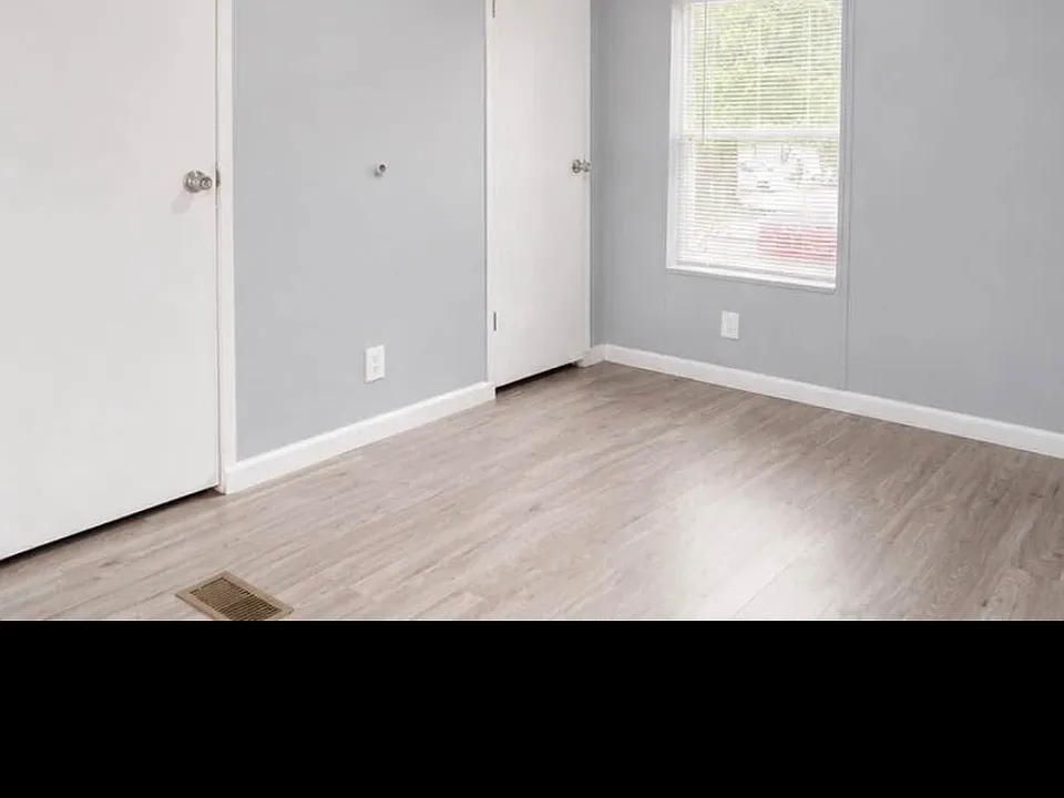 300 Brantley Dr