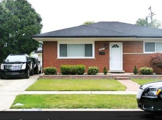 25275 Koontz St, Roseville, MI 48066