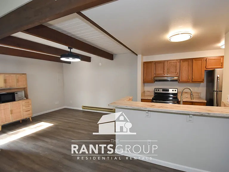 660 Malibu Dr SE — Photo 10