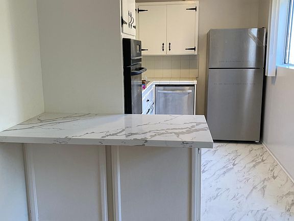 4th image of 1961 Clay St APT 103