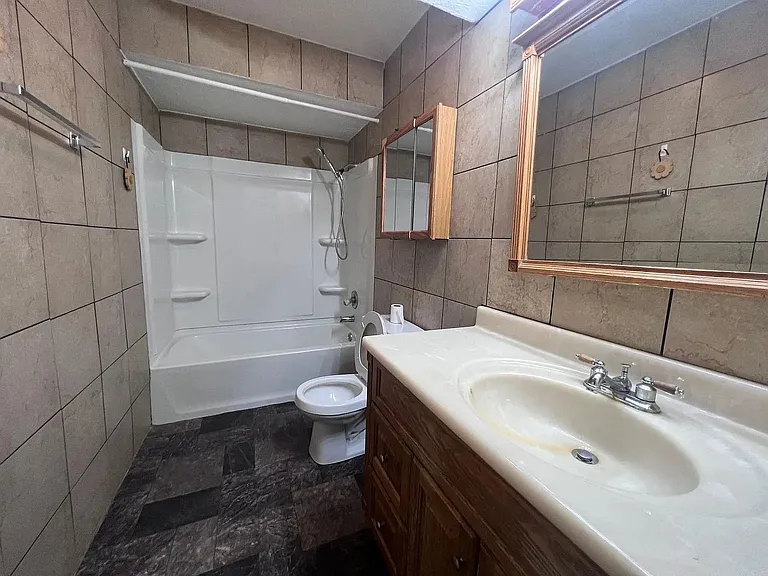 122 Westwood Cir #B — Photo 6