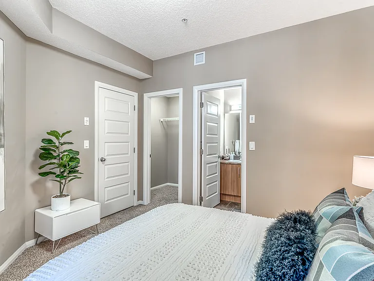 8515 106a Ave NW — Photo 11