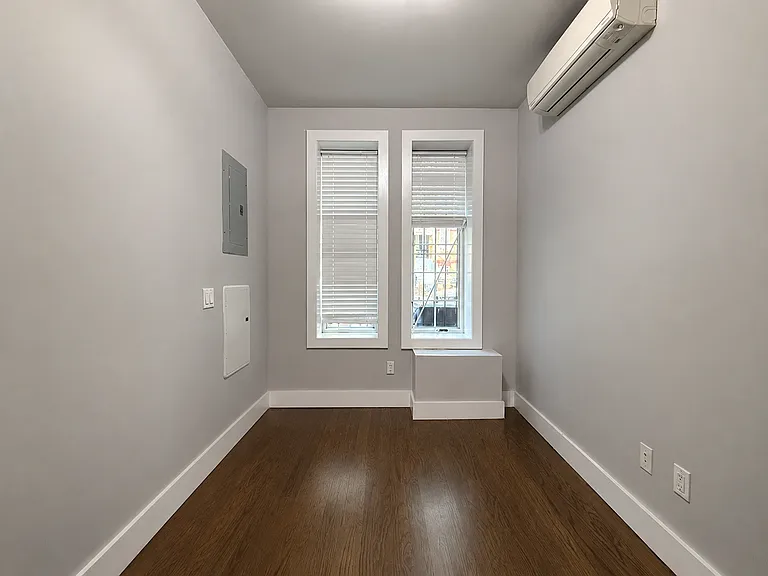 114 Woodbine St #1B — Photo 4