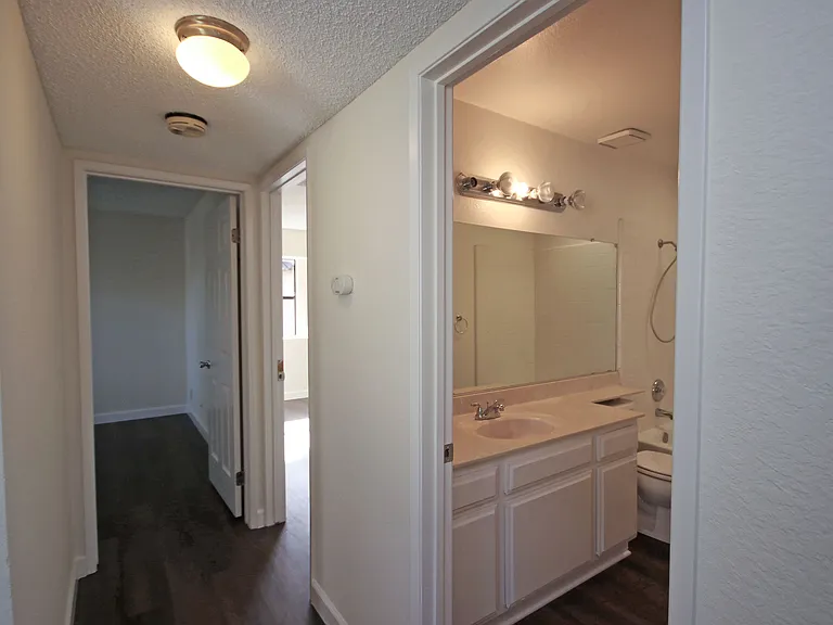 416 N Bushnell Ave #F — Photo 17