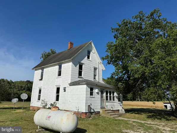 7382 Bullbegger Rd, Oak Hall, VA 23416