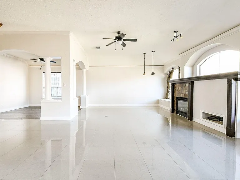4111 Clubhollow — Photo 15