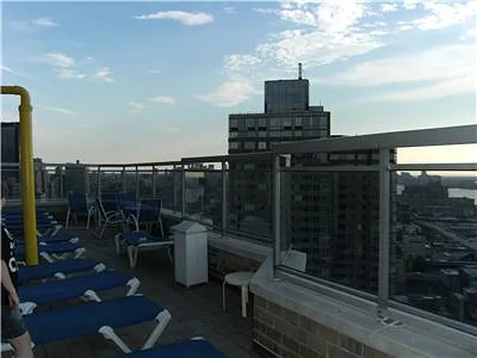 Rented by R New York | media 42