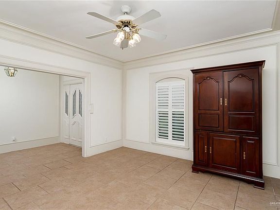 2nd image of 202 E Jay Ct