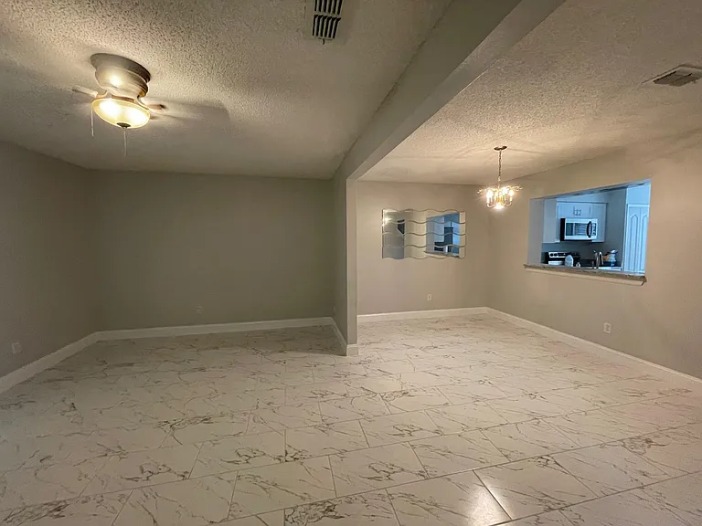 495 Green Spring Cir — Photo 6