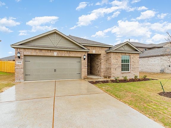 3rd image of 2108 Meadow Dr