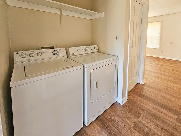 1424 Nolan Ave — Photo 4