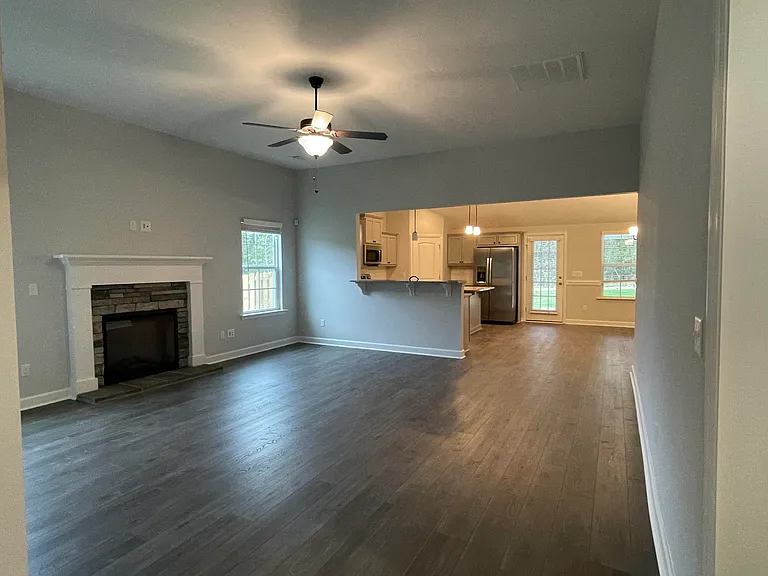 811 Goodale Dr — Photo 5