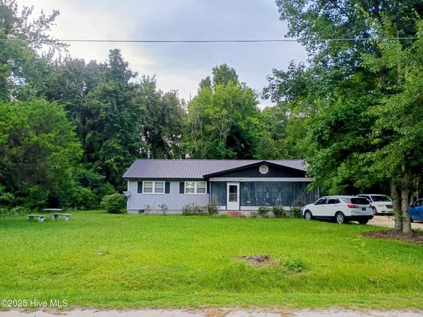 157 E Goodman Road, Fair Bluff, NC 28439