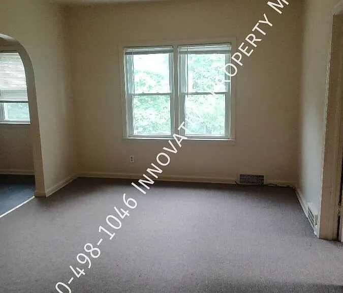 702 Thomson St #5 — Photo 2