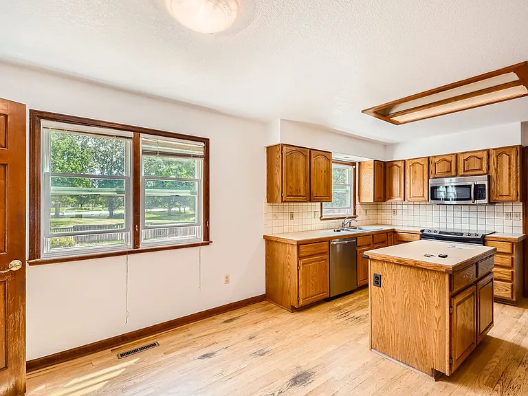 5218 McMurry Ave — Photo 7