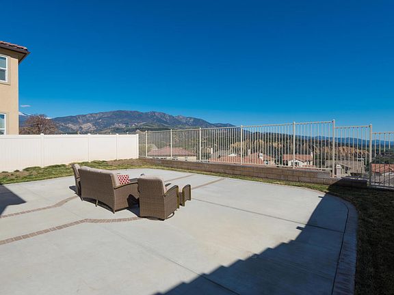 5th image of 957 Coronado Cir