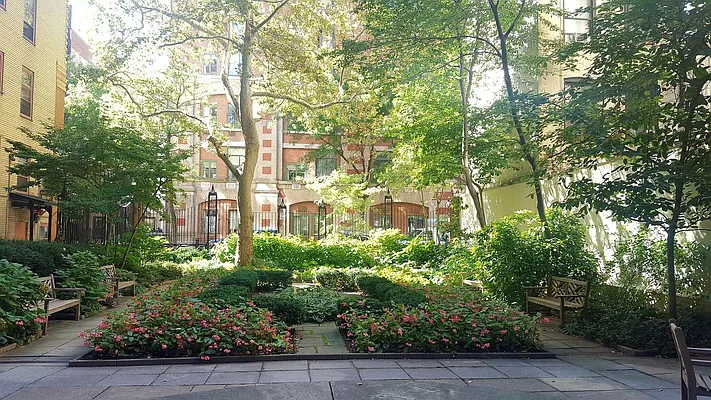 Sold by Compass | media 22