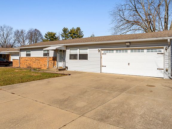 3rd image of 231 Hopkins Rd