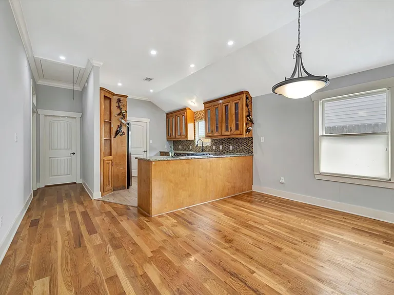 4628 Kermit St — Photo 8