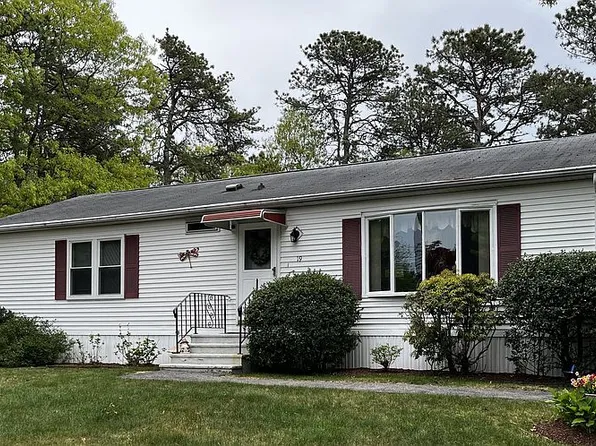 19 Jesse Brook Rd, Plymouth, MA 02360