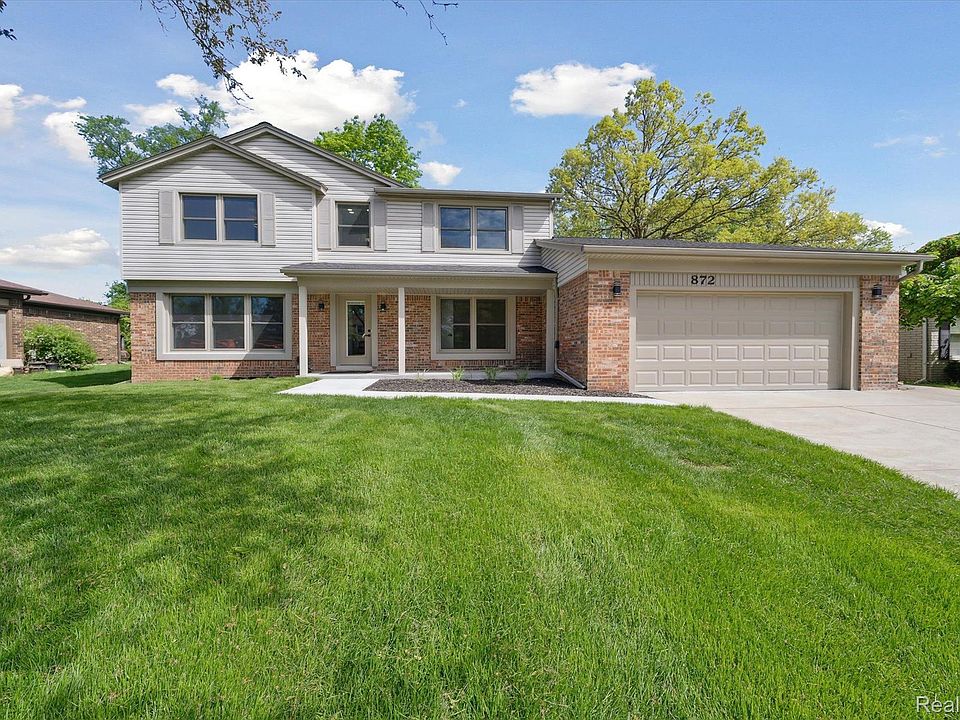 1st image of 872 Wesley Dr