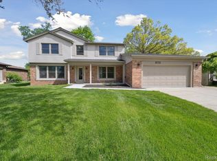 872 Wesley Dr, Troy, MI 48098