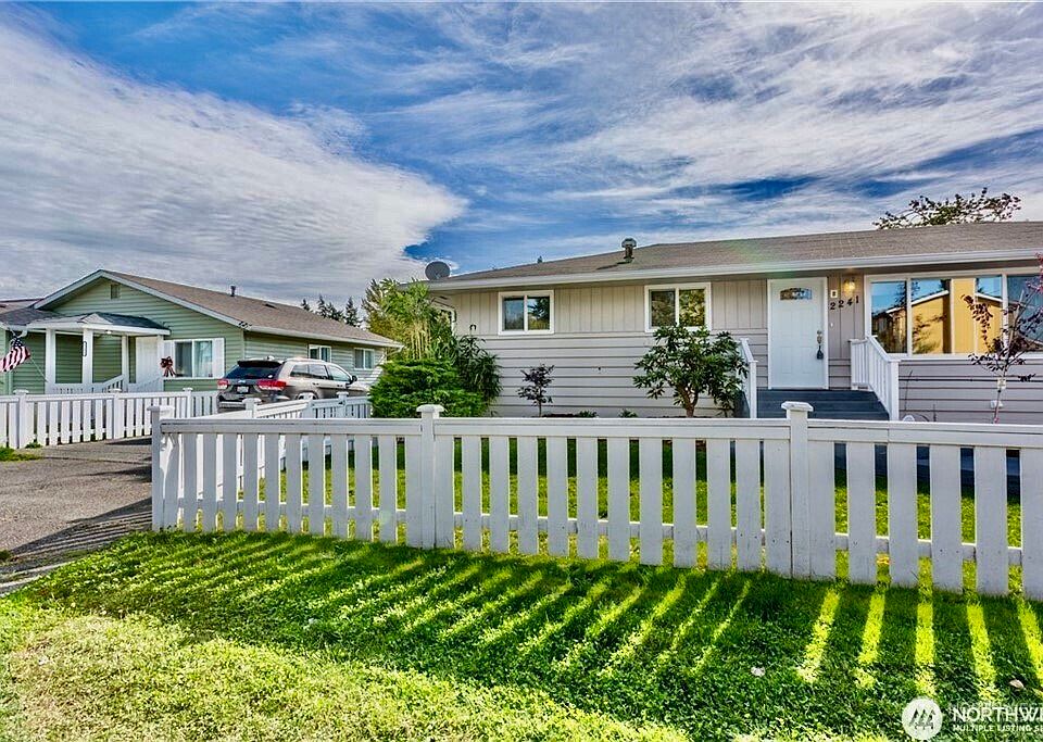 1st image of 2241 S 252nd Street