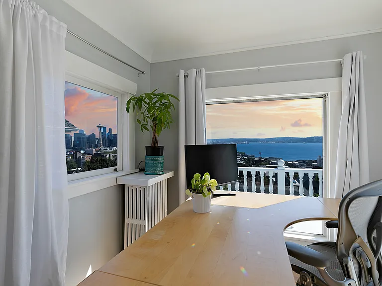 Office/bedroom