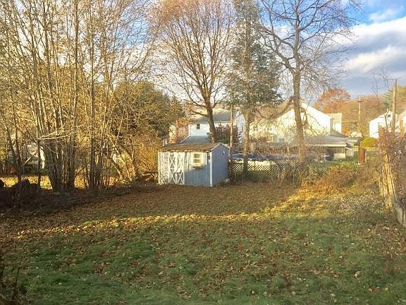 4th image of 703 Paden St