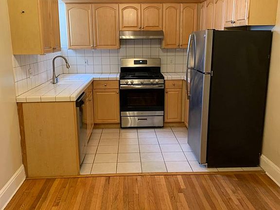 5th image of 1900 Vallejo St APT 401