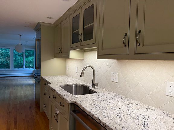 3rd image of 28 Whipple Rd