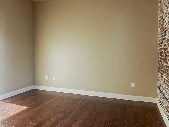 5th image of 246 E 11th St APT 505