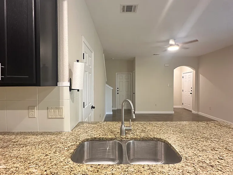 238 Samuel Dr — Photo 11