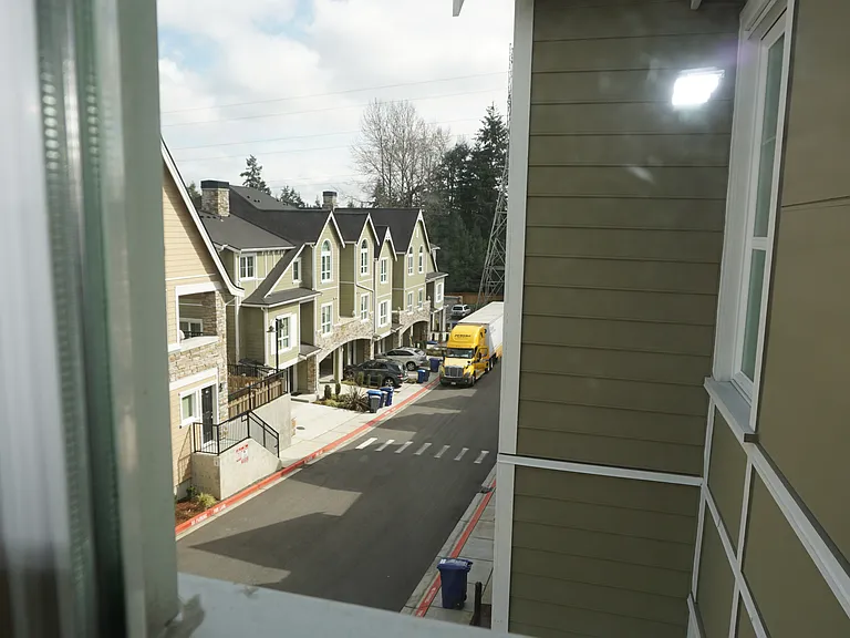 706 123rd Ave NE — Photo 16