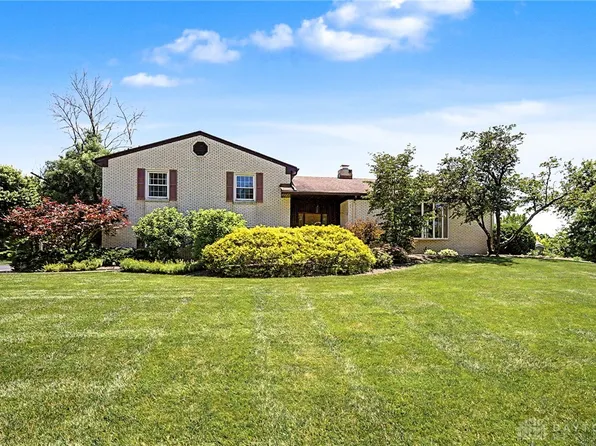 174 Marbrook Dr, Dayton, OH 45429