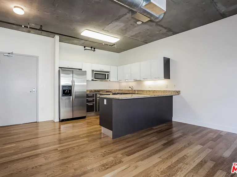 645 W 9th St #343 — Photo 2