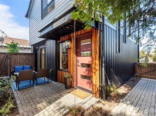 8304 25th Ave NW #3, Seattle, WA 98117