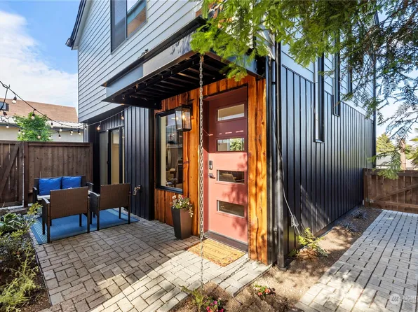8304 25th Avenue NW #3, Seattle, WA 98117