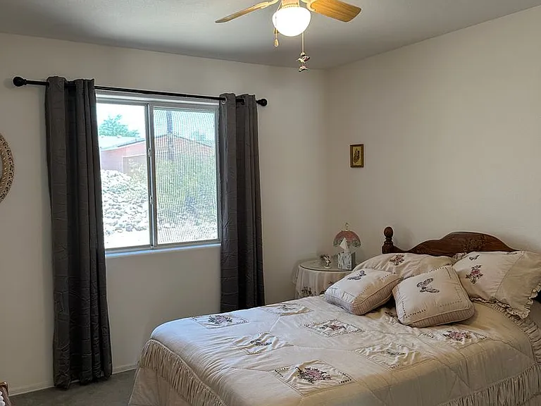 2570 Huntington Dr — Photo 15