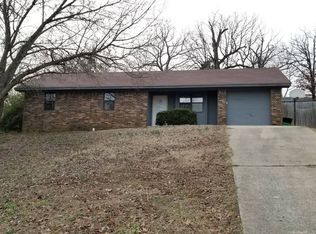 1913 N 30th St, Van Buren, AR 72956