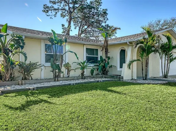 2407 Amanda Dr, Sarasota, FL 34232