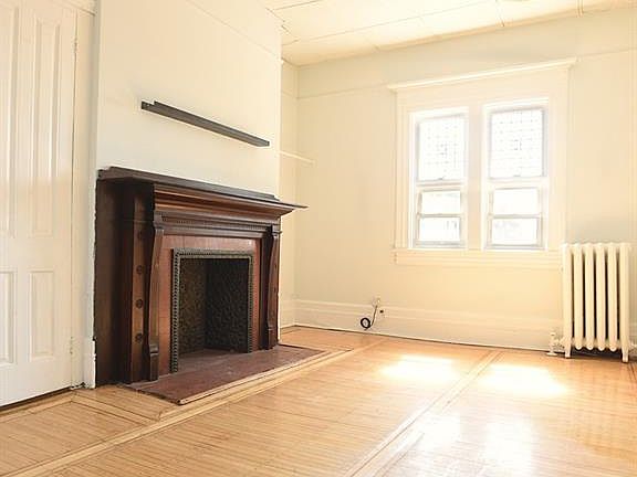 5th image of 82 Bellevue Pl #2