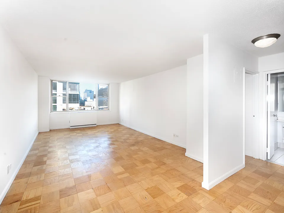 166 E 34th St #603