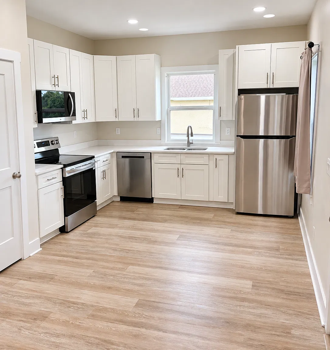 3 bed, $1,800 — Photo 3