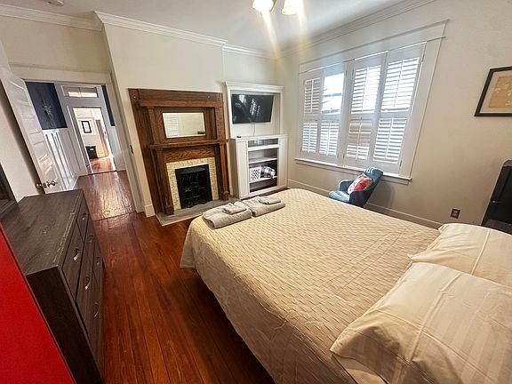 4th image of 1528 Cambridge Ave #3