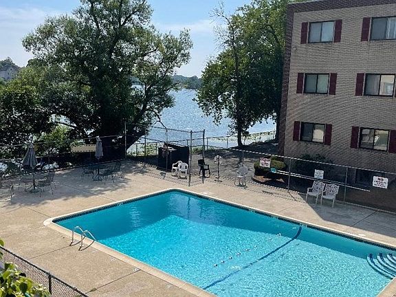 2nd image of 406 Broadway APT 205