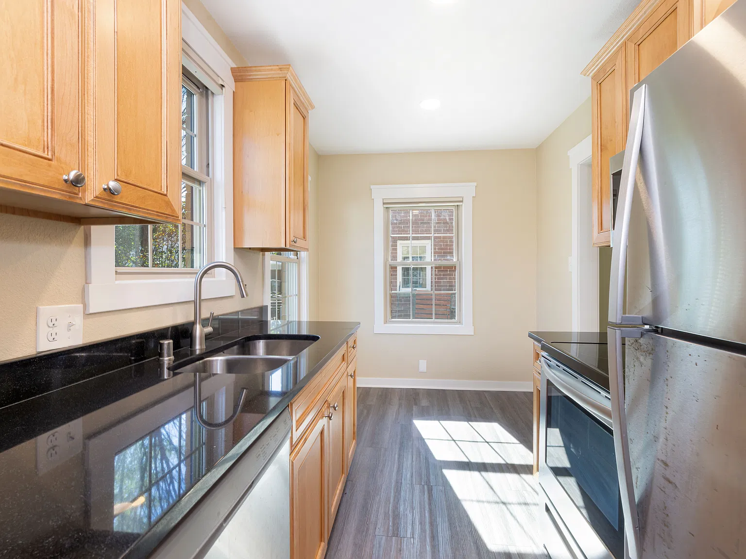 2 bed, 945 sqft, $1,750 — Photo 4