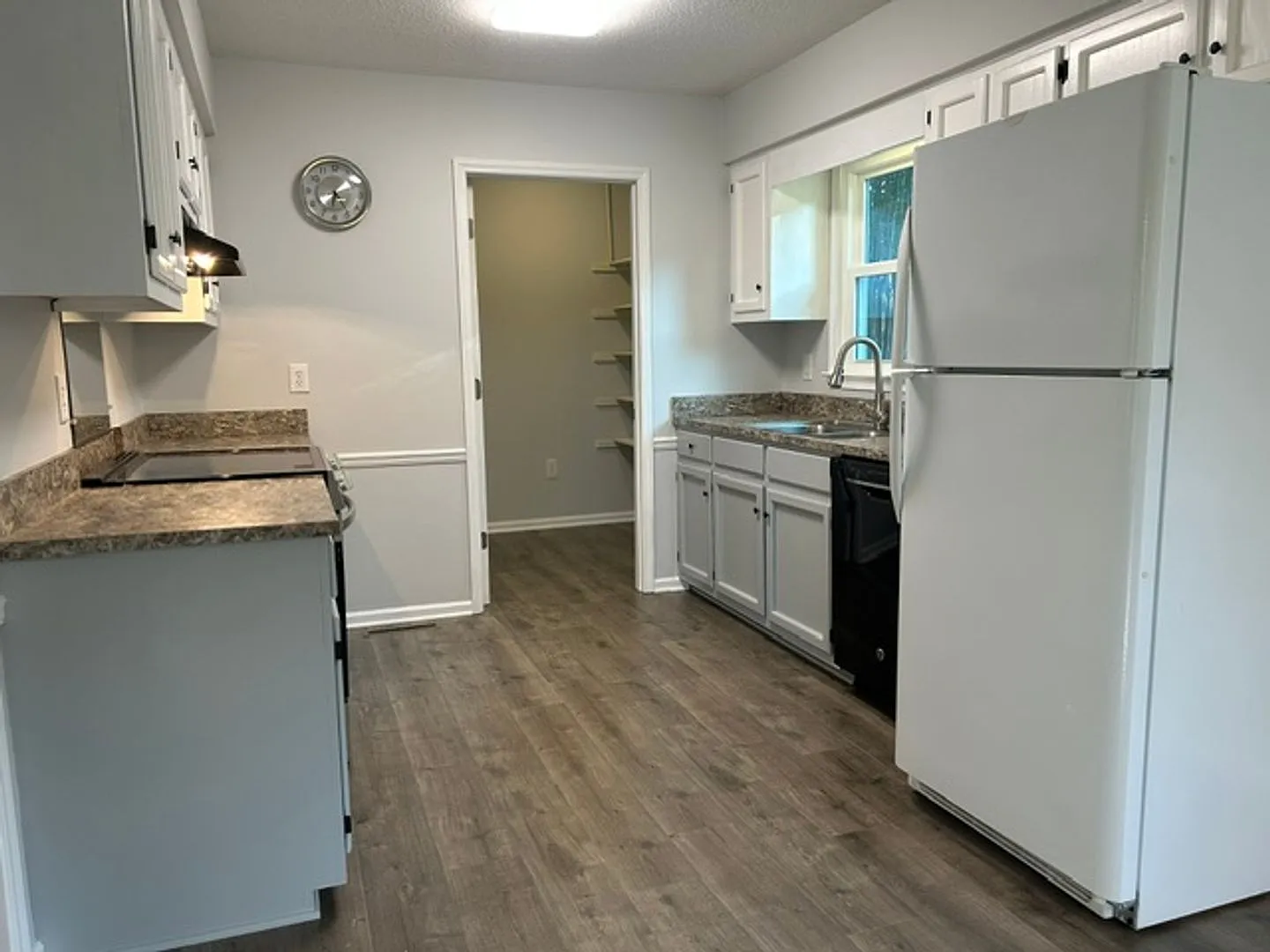 Nature surrounds you in this beautifully updated quiet ranch-style home! — Photo 3