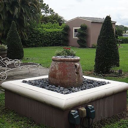 3rd image of 17 E Lake Mary Dr
